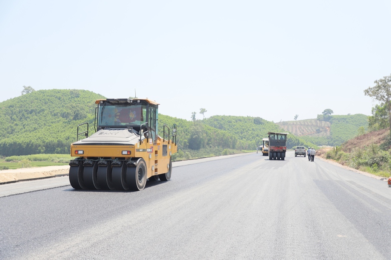 Giữ nhịp thi c&ocirc;ng cao tốc Kh&aacute;nh H&ograve;a - Bu&ocirc;n Ma Thuột giữa biến động nhi&ecirc;n liệu- Ảnh 3.