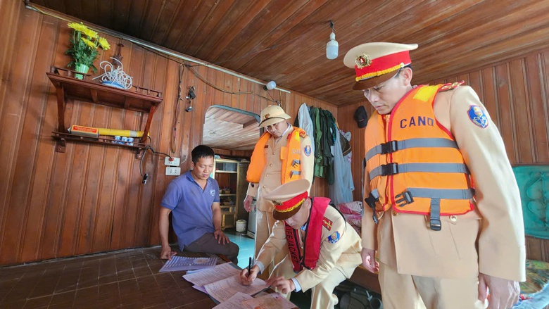 Ph&uacute; Thọ: Gần 19.000 trường hợp vi phạm giao th&ocirc;ng, phạt hơn 43 tỷ đồng trong một th&aacute;ng- Ảnh 1.