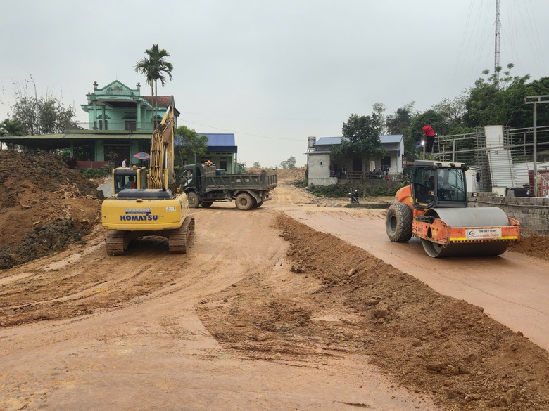 Giữ nhịp thi c&ocirc;ng giữa &ldquo;b&atilde;o gi&aacute;&rdquo; nhi&ecirc;n liệu ở c&aacute;c c&ocirc;ng tr&igrave;nh giao th&ocirc;ng Th&aacute;i Nguy&ecirc;n- Ảnh 9.