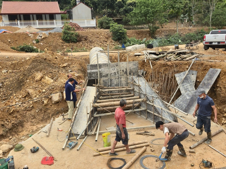 Giữ nhịp thi c&ocirc;ng giữa &ldquo;b&atilde;o gi&aacute;&rdquo; nhi&ecirc;n liệu ở c&aacute;c c&ocirc;ng tr&igrave;nh giao th&ocirc;ng Th&aacute;i Nguy&ecirc;n- Ảnh 6.