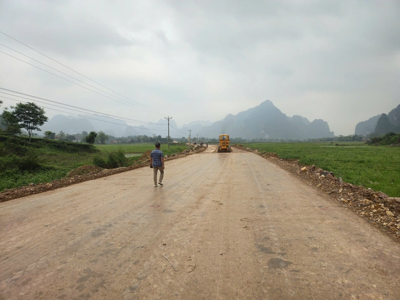 Giữ nhịp thi c&ocirc;ng giữa &ldquo;b&atilde;o gi&aacute;&rdquo; nhi&ecirc;n liệu ở c&aacute;c c&ocirc;ng tr&igrave;nh giao th&ocirc;ng Th&aacute;i Nguy&ecirc;n- Ảnh 2.