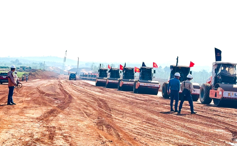 Gia Lai: Gỡ vướng mặt bằng, đẩy nhanh tiến độ cao tốc Quy Nhơn - Pleiku- Ảnh 2.