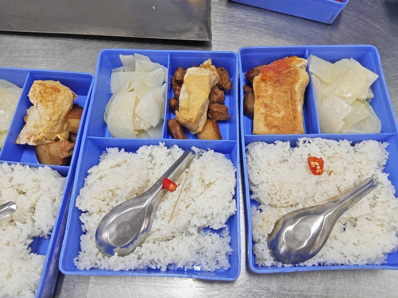 Bữa cơm vội dưới l&ograve;ng đất Y&ecirc;n Tử- Ảnh 2.