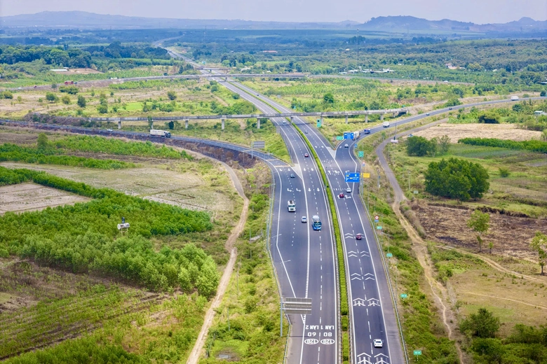 Bứt ph&aacute; hạ tầng, TP Đồng Nai định vị cực tăng trưởng mới của v&ugrave;ng- Ảnh 2.