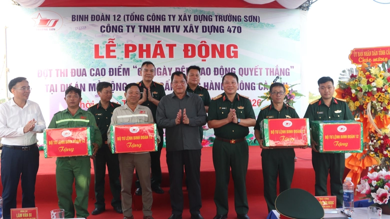 Ph&aacute;t động "60 ng&agrave;y đ&ecirc;m lao động quyết thắng" dự &aacute;n n&acirc;ng cấp Cảng h&agrave;ng kh&ocirc;ng C&agrave; Mau- Ảnh 1.