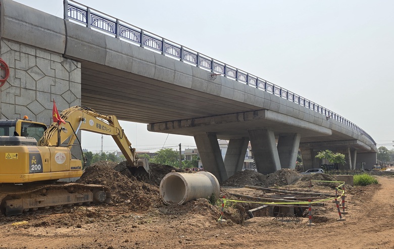 Quảng Trị: Gỡ vướng mặt bằng, ho&agrave;n th&agrave;nh dự &aacute;n đường v&agrave; cầu vượt đường sắt trong năm 2026- Ảnh 1.