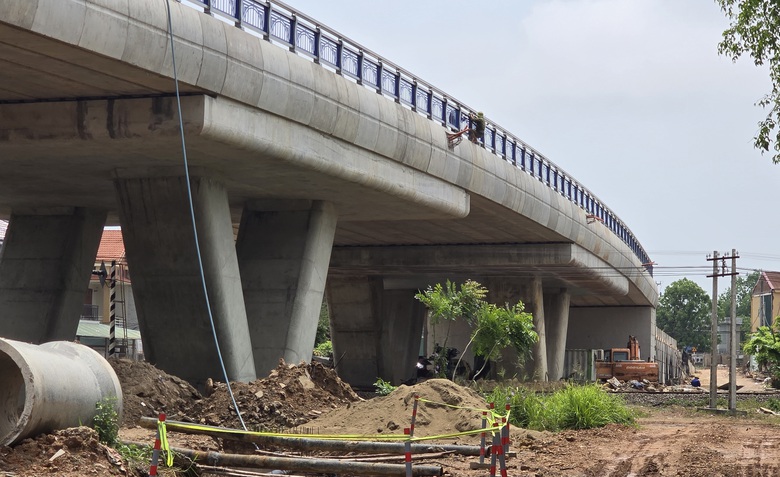 Quảng Trị: Gỡ vướng mặt bằng, ho&agrave;n th&agrave;nh dự &aacute;n đường v&agrave; cầu vượt đường sắt trong năm 2026- Ảnh 2.