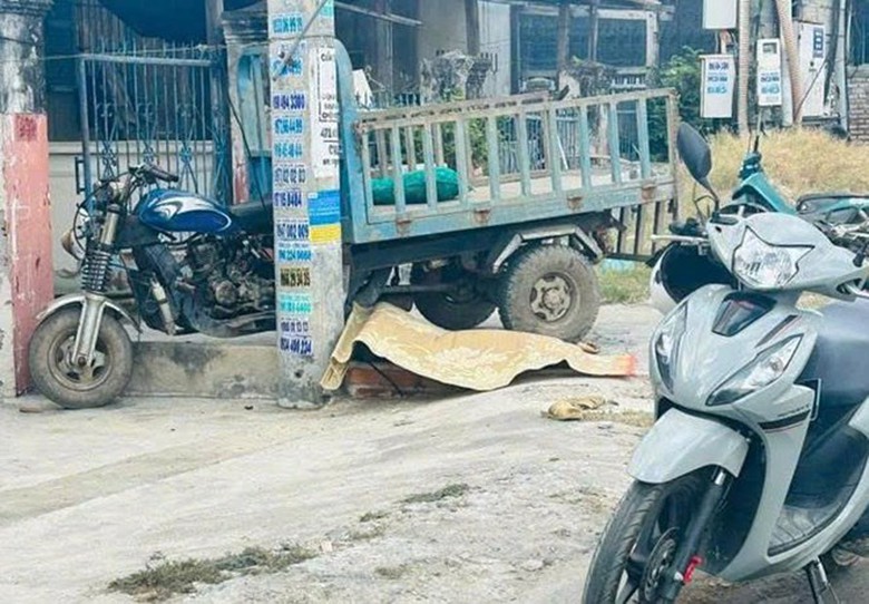 Kh&aacute;nh H&ograve;a: Tai nạn giữa xe m&aacute;y v&agrave; xe ba b&aacute;nh, một người tử vong tại chỗ- Ảnh 1.