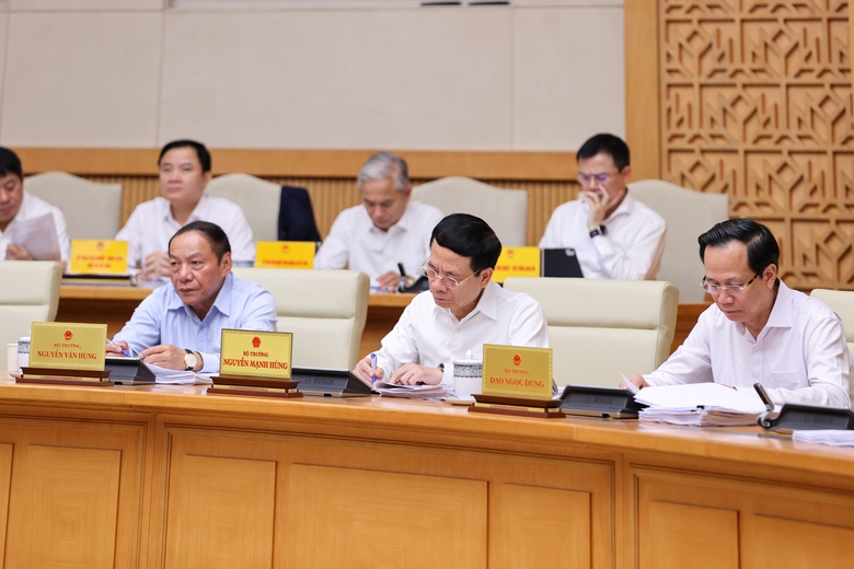 Thủ tướng: Ki&ecirc;n định mục ti&ecirc;u tăng trưởng 2 con số; biến kh&oacute; khăn, th&aacute;ch thức th&agrave;nh cơ hội- Ảnh 11.