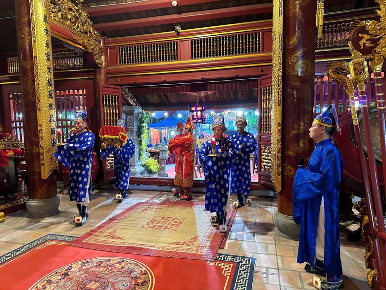 Lễ hội đ&igrave;nh Nam Đồng, kỷ niệm ng&agrave;y sinh Th&aacute;i &uacute;y Việt quốc c&ocirc;ng L&yacute; Thường Kiệt- Ảnh 1.