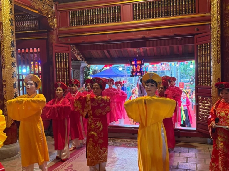 Lễ hội đ&igrave;nh Nam Đồng, kỷ niệm ng&agrave;y sinh Th&aacute;i &uacute;y Việt quốc c&ocirc;ng L&yacute; Thường Kiệt- Ảnh 2.