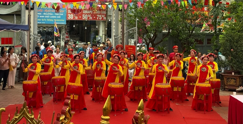 Lễ hội đ&igrave;nh Nam Đồng, kỷ niệm ng&agrave;y sinh Th&aacute;i &uacute;y Việt quốc c&ocirc;ng L&yacute; Thường Kiệt- Ảnh 3.