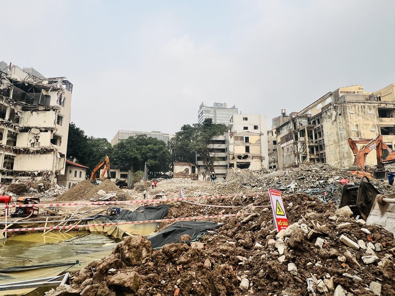 H&agrave; Nội: Gấp r&uacute;t ph&aacute; dỡ c&ocirc;ng tr&igrave;nh, chuẩn bị x&acirc;y quảng trường ph&iacute;a Đ&ocirc;ng hồ Ho&agrave;n Kiếm- Ảnh 6.