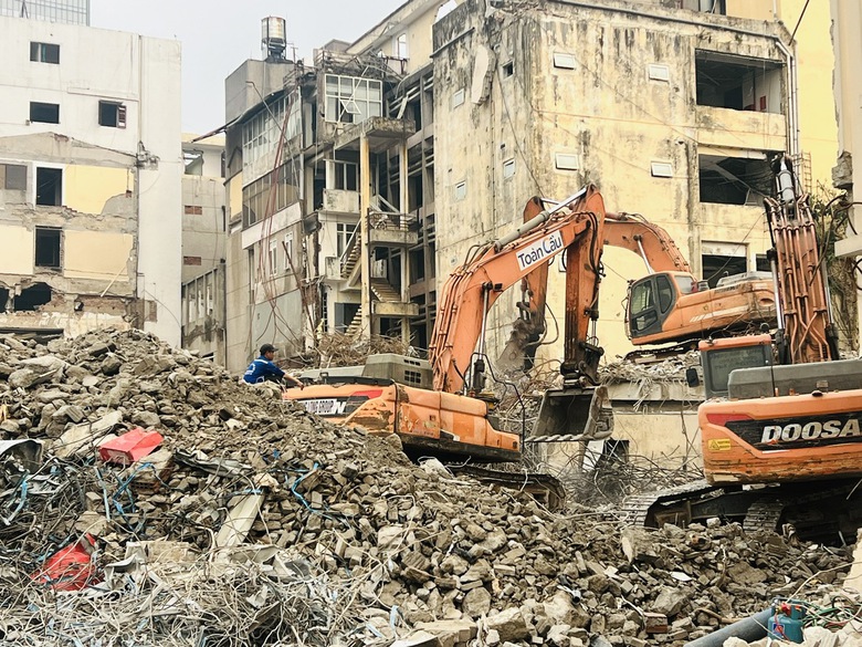 H&agrave; Nội: Gấp r&uacute;t ph&aacute; dỡ c&ocirc;ng tr&igrave;nh, chuẩn bị x&acirc;y quảng trường ph&iacute;a Đ&ocirc;ng hồ Ho&agrave;n Kiếm- Ảnh 7.