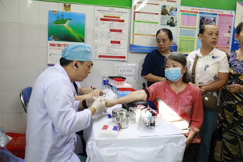 TP.HCM: Đồng loạt khám, tầm soát bệnh lý miễn phí cho người dân tại 64 phường, xã- Ảnh 3. TP.HCM: Đồng loạt khám, tầm soát bệnh lý miễn phí cho người dân tại 64 phường, xã- Ảnh 3.