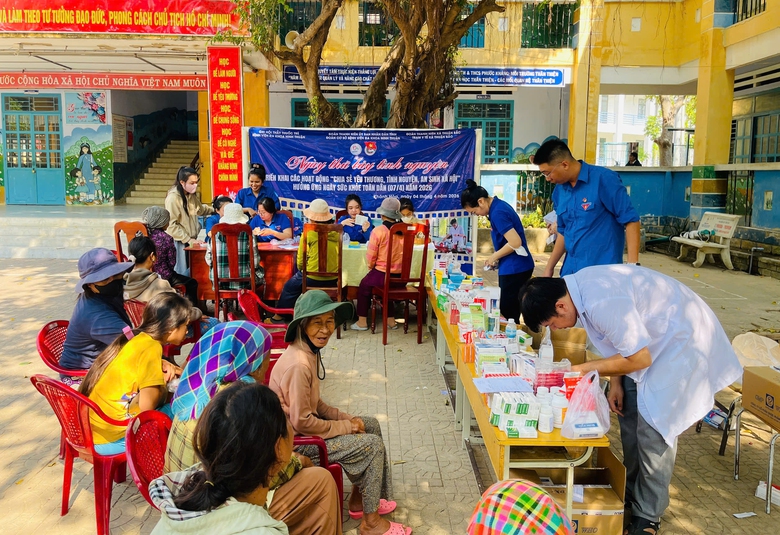 Kh&aacute;nh H&ograve;a hưởng ứng Ng&agrave;y Sức khỏe to&agrave;n d&acirc;n, th&uacute;c đẩy chủ động ph&ograve;ng bệnh trong cộng đồng- Ảnh 1.