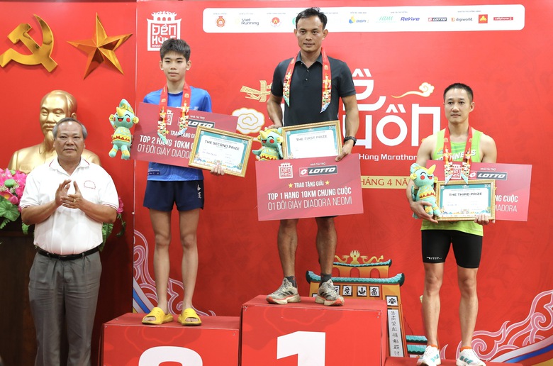 Trên 4.000 vận động viên tham gia giải Marathon Đền Hùng “Về nguồn” năm 2026- Ảnh 9. Trên 4.000 vận động viên tham gia giải Marathon Đền Hùng “Về nguồn” năm 2026- Ảnh 9.