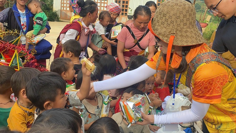 Những bước chân lặng thầm gieo mầm yêu thương- Ảnh 2. Những bước chân lặng thầm gieo mầm yêu thương- Ảnh 2.