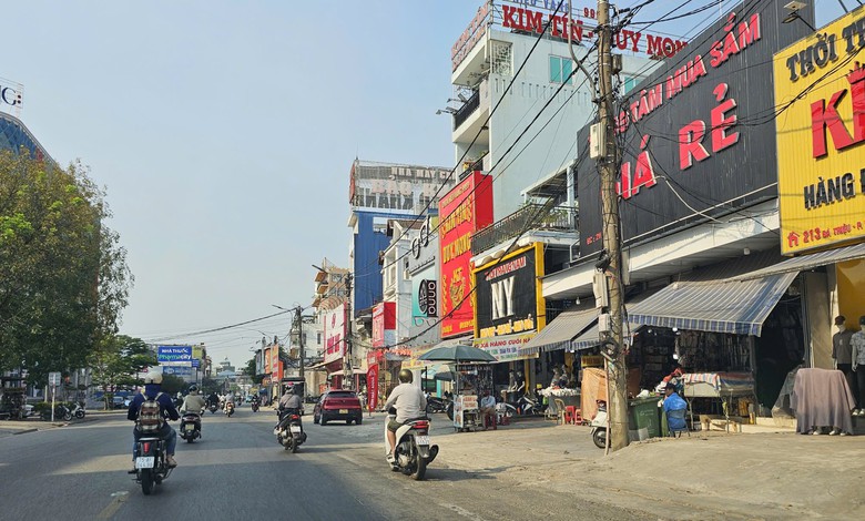 Huế: T&igrave;m giải ph&aacute;p th&aacute;o gỡ vướng mắc, th&uacute;c tiến độ dự &aacute;n đường B&agrave; Triệu 541 tỷ đồng- Ảnh 10.