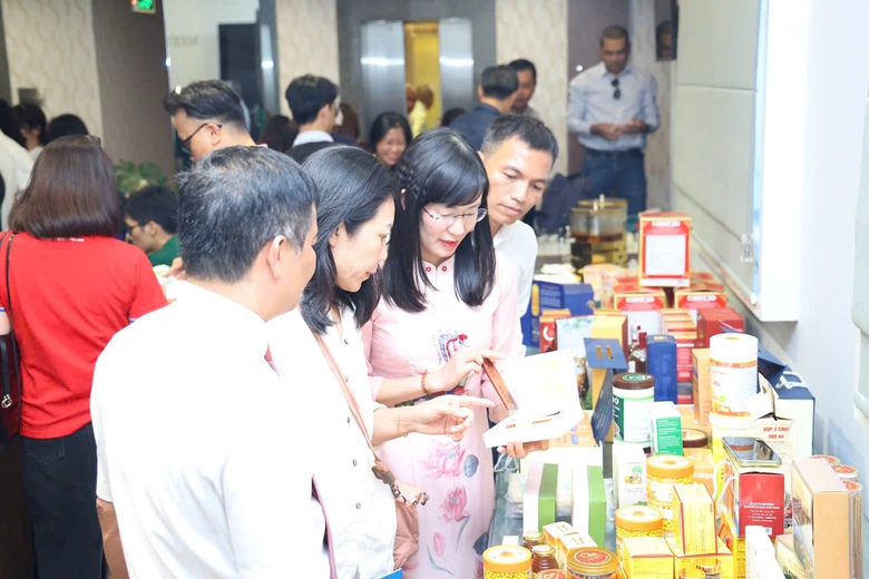 Xây dựng sản phẩm du lịch đặc trưng - chìa khóa để Hà Tĩnh cạnh tranh liên vùng- Ảnh 2. Xây dựng sản phẩm du lịch đặc trưng - chìa khóa để Hà Tĩnh cạnh tranh liên vùng- Ảnh 2.