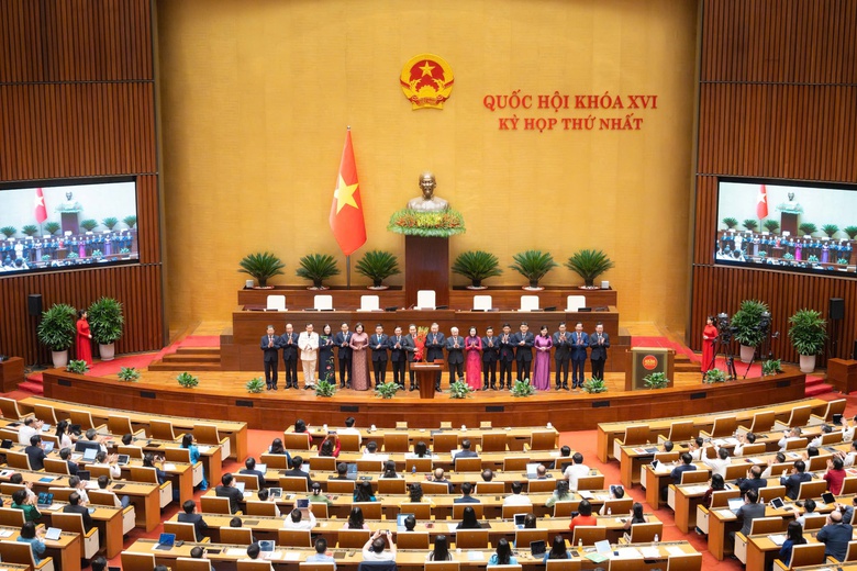 Thống đốc Ng&acirc;n h&agrave;ng Nh&agrave; nước được bầu l&agrave;m Ph&oacute; Chủ tịch Quốc hội- Ảnh 2.