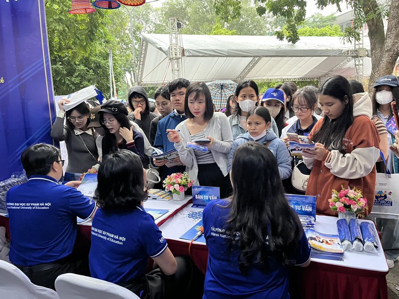 Đại học Sư phạm Hà Nội mở rộng tuyển sinh, thêm cơ hội cho thí sinh- Ảnh 1. Đại học Sư phạm Hà Nội mở rộng tuyển sinh, thêm cơ hội cho thí sinh- Ảnh 1.