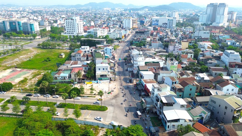 Huế: T&igrave;m giải ph&aacute;p th&aacute;o gỡ vướng mắc, th&uacute;c tiến độ dự &aacute;n đường B&agrave; Triệu 541 tỷ đồng- Ảnh 4.