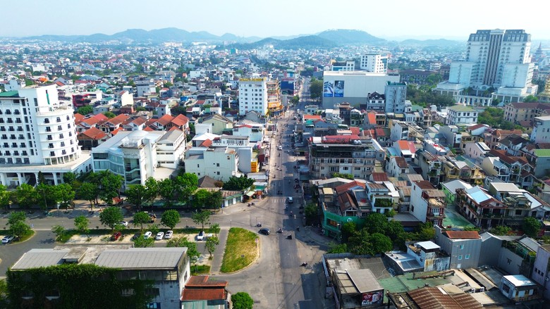 Huế: T&igrave;m giải ph&aacute;p th&aacute;o gỡ vướng mắc, th&uacute;c tiến độ dự &aacute;n đường B&agrave; Triệu 541 tỷ đồng- Ảnh 1.