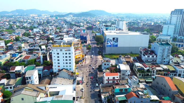 Huế: T&igrave;m giải ph&aacute;p th&aacute;o gỡ vướng mắc, th&uacute;c tiến độ dự &aacute;n đường B&agrave; Triệu 541 tỷ đồng- Ảnh 9.