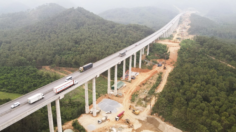 Gi&aacute; nhi&ecirc;n liệu, vật liệu tăng cao, nh&agrave; thầu hầm Thần Vũ nỗ lực duy tr&igrave; tiến độ- Ảnh 1.