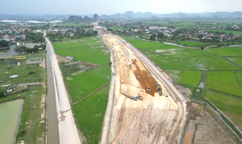 Cao tốc Ninh Bình - Hải Phòng tăng tốc về đích- Ảnh 3. Cao tốc Ninh Bình - Hải Phòng tăng tốc về đích- Ảnh 3.