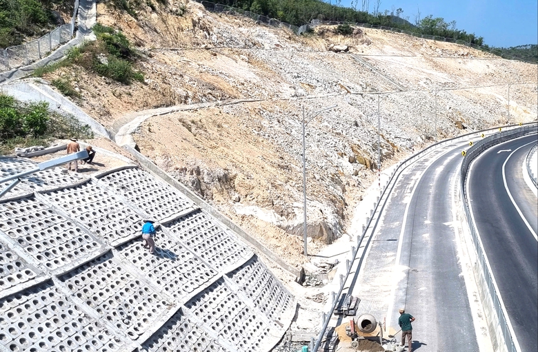 Nỗ lực đưa cao tốc Quy Nhơn - Ch&iacute; Thạnh v&agrave;o khai th&aacute;c trước 30/4- Ảnh 3.