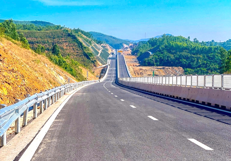 Nỗ lực đưa cao tốc Quy Nhơn - Ch&iacute; Thạnh v&agrave;o khai th&aacute;c trước 30/4- Ảnh 10.