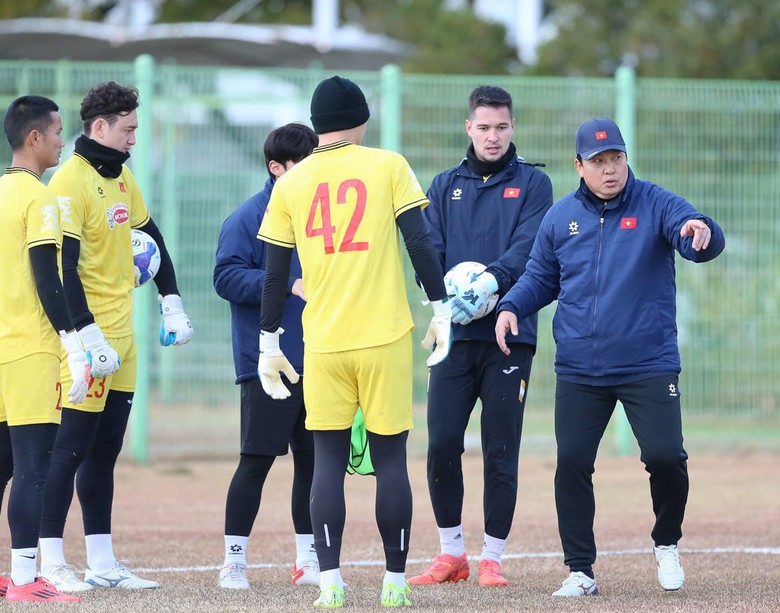 VFF gia hạn hợp đồng với HLV thủ môn đội tuyển Việt Nam- Ảnh 2. VFF gia hạn hợp đồng với HLV thủ môn đội tuyển Việt Nam- Ảnh 2.