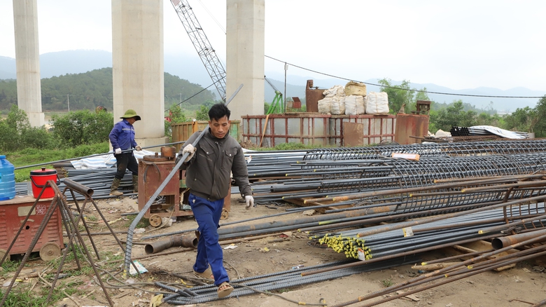 Gi&aacute; nhi&ecirc;n liệu, vật liệu tăng cao, nh&agrave; thầu hầm Thần Vũ nỗ lực duy tr&igrave; tiến độ- Ảnh 7.
