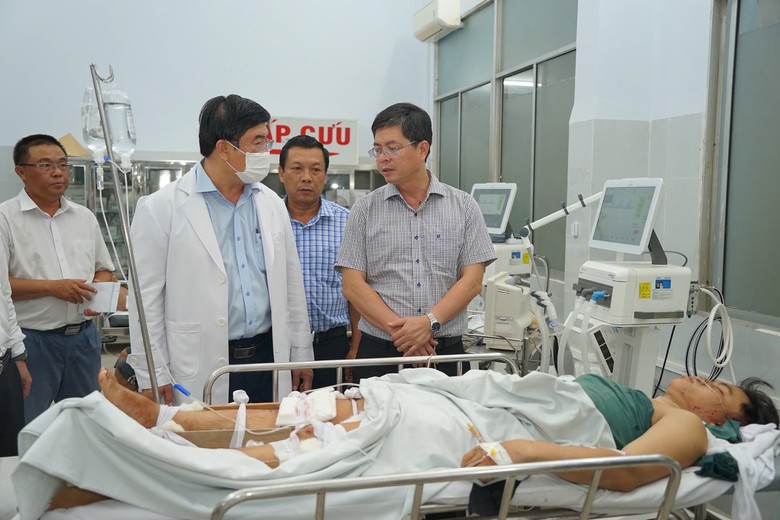 Sức khỏe các nạn nhân bị thương trong vụ xe khách rơi xuống vực ở Lâm Đồng hiện ra sao?- Ảnh 1. Sức khỏe các nạn nhân bị thương trong vụ xe khách rơi xuống vực ở Lâm Đồng hiện ra sao?- Ảnh 1.