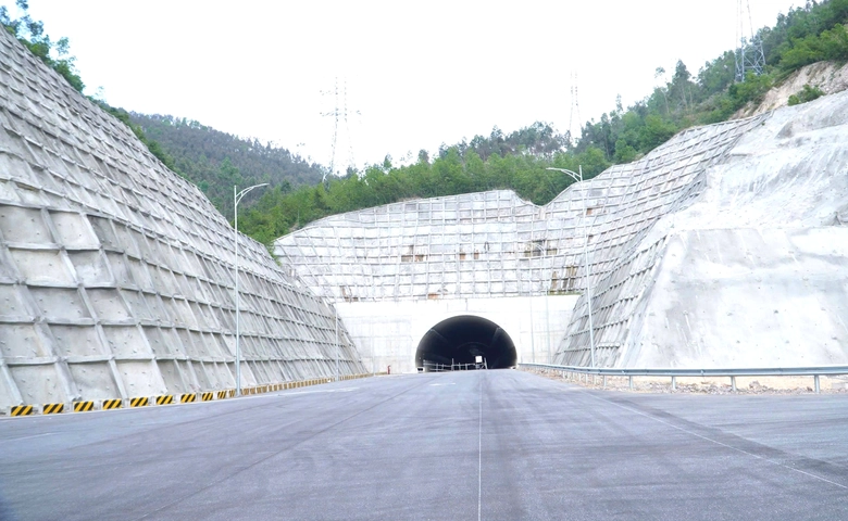 Nỗ lực đưa cao tốc Quy Nhơn - Ch&iacute; Thạnh v&agrave;o khai th&aacute;c trước 30/4- Ảnh 2.