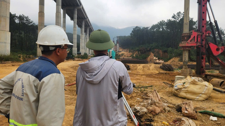 Gi&aacute; nhi&ecirc;n liệu, vật liệu tăng cao, nh&agrave; thầu hầm Thần Vũ nỗ lực duy tr&igrave; tiến độ- Ảnh 3.