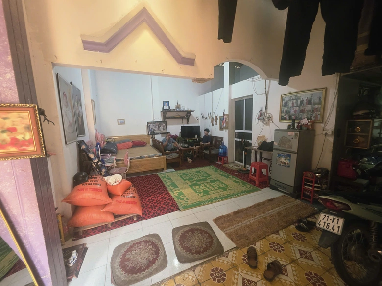 Qu&ecirc;n m&igrave;nh cứu người trong mưa b&atilde;o, nữ c&ocirc;ng nh&acirc;n m&ocirc;i trường ở L&agrave;o Cai nguy kịch- Ảnh 6.