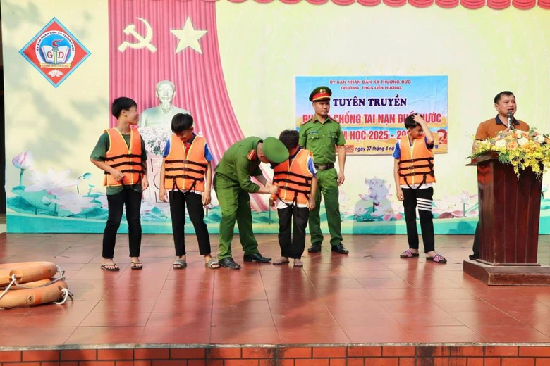 Hà Tĩnh: Chủ động phòng ngừa đuối nước ở trẻ em mùa nắng nóng- Ảnh 2. Hà Tĩnh: Chủ động phòng ngừa đuối nước ở trẻ em mùa nắng nóng- Ảnh 2.