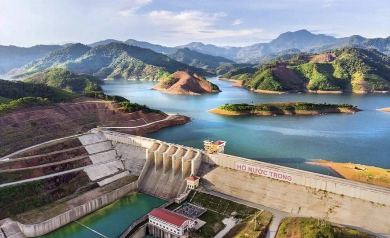 Quảng Ng&atilde;i: K&ecirc;u gọi loạt dự &aacute;n năng lượng sạch hơn 3.500MW- Ảnh 3.