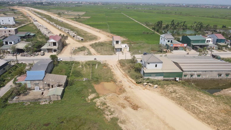 Vướng mặt bằng &ldquo;x&ocirc;i đỗ&rdquo;, nhiều dự &aacute;n giao th&ocirc;ng H&agrave; Tĩnh chậm nhịp- Ảnh 1.