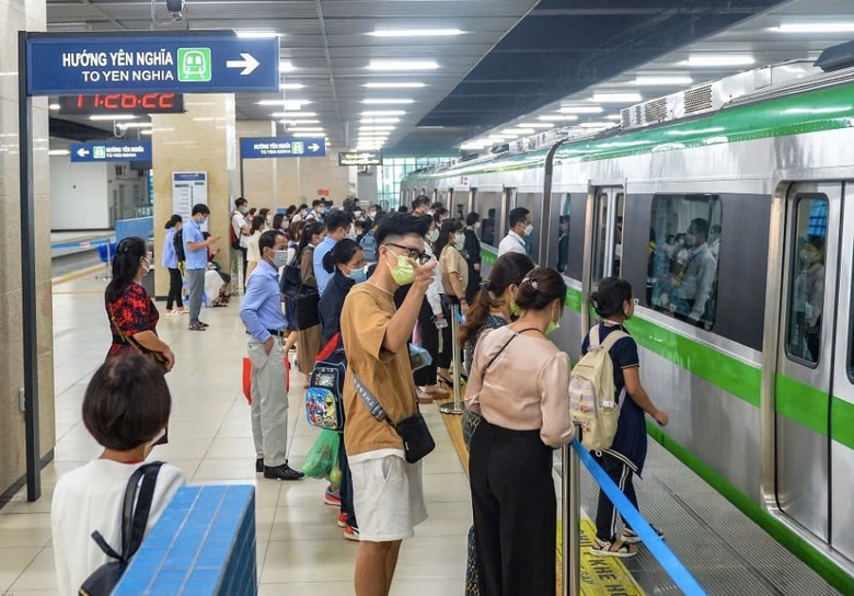 Gần 5 triệu lượt khách đi metro Hà Nội trong 3 tháng đầu năm- Ảnh 1. Gần 5 triệu lượt khách đi metro Hà Nội trong 3 tháng đầu năm- Ảnh 1.
