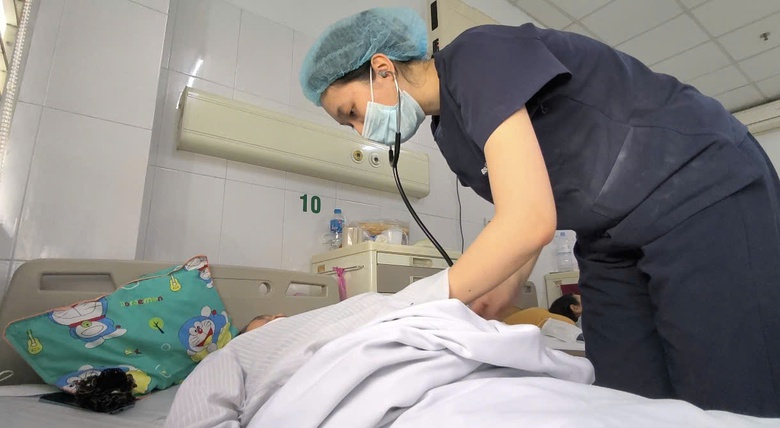 Ngỡ rối loạn tiền đình, một phụ nữ cấp cứu vì viêm màng não do nấm- Ảnh 1. Ngỡ rối loạn tiền đình, một phụ nữ cấp cứu vì viêm màng não do nấm- Ảnh 1.