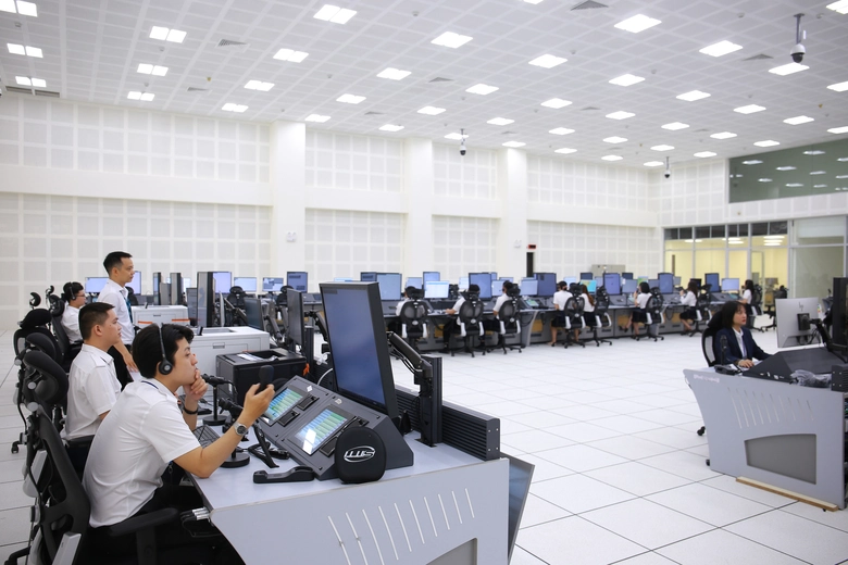 Tăng tốc chuyển đổi số trong điều h&agrave;nh bay, hướng tới "bầu trời th&ocirc;ng minh"- Ảnh 1.