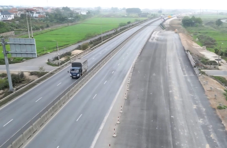 Dự &aacute;n cao tốc Cao Bồ - Mai Sơn tăng tốc về đ&iacute;ch, th&ocirc;ng xe kỹ thuật ng&agrave;y 30/4- Ảnh 3.