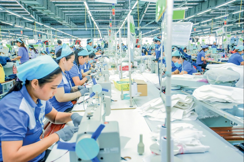 Doanh nghiệp xuất khẩu vượt "cơn sóng kép"- Ảnh 1. Doanh nghiệp xuất khẩu vượt "cơn sóng kép"- Ảnh 1.