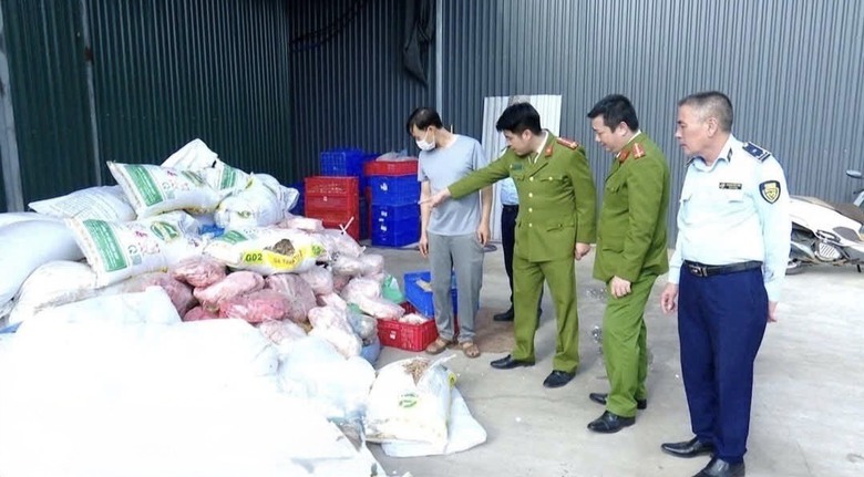 Ninh Bình: Siết chặt kiểm soát thực phẩm “bẩn”, xử lý hơn 40 vụ vi phạm- Ảnh 1. Ninh Bình: Siết chặt kiểm soát thực phẩm “bẩn”, xử lý hơn 40 vụ vi phạm- Ảnh 1.