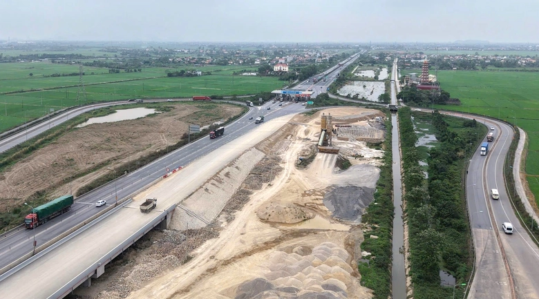 Dự &aacute;n cao tốc Cao Bồ - Mai Sơn tăng tốc về đ&iacute;ch, th&ocirc;ng xe kỹ thuật ng&agrave;y 30/4- Ảnh 1.