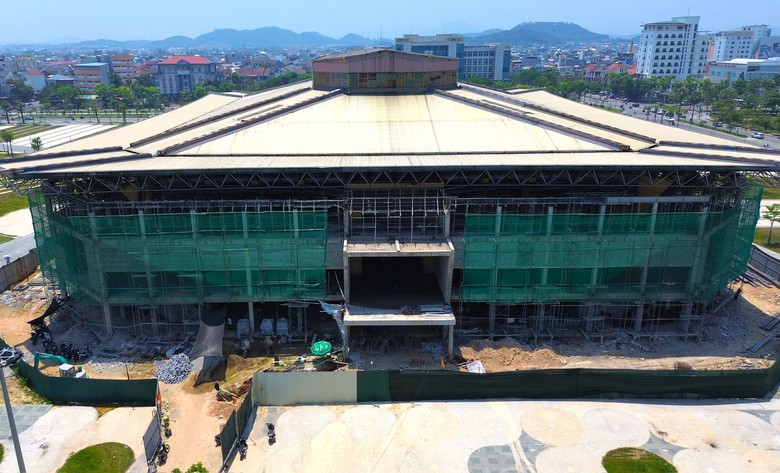 Tăng tốc hoàn thiện quảng trường 200 tỷ đồng ở Huế- Ảnh 4. Tăng tốc hoàn thiện quảng trường 200 tỷ đồng ở Huế- Ảnh 4.